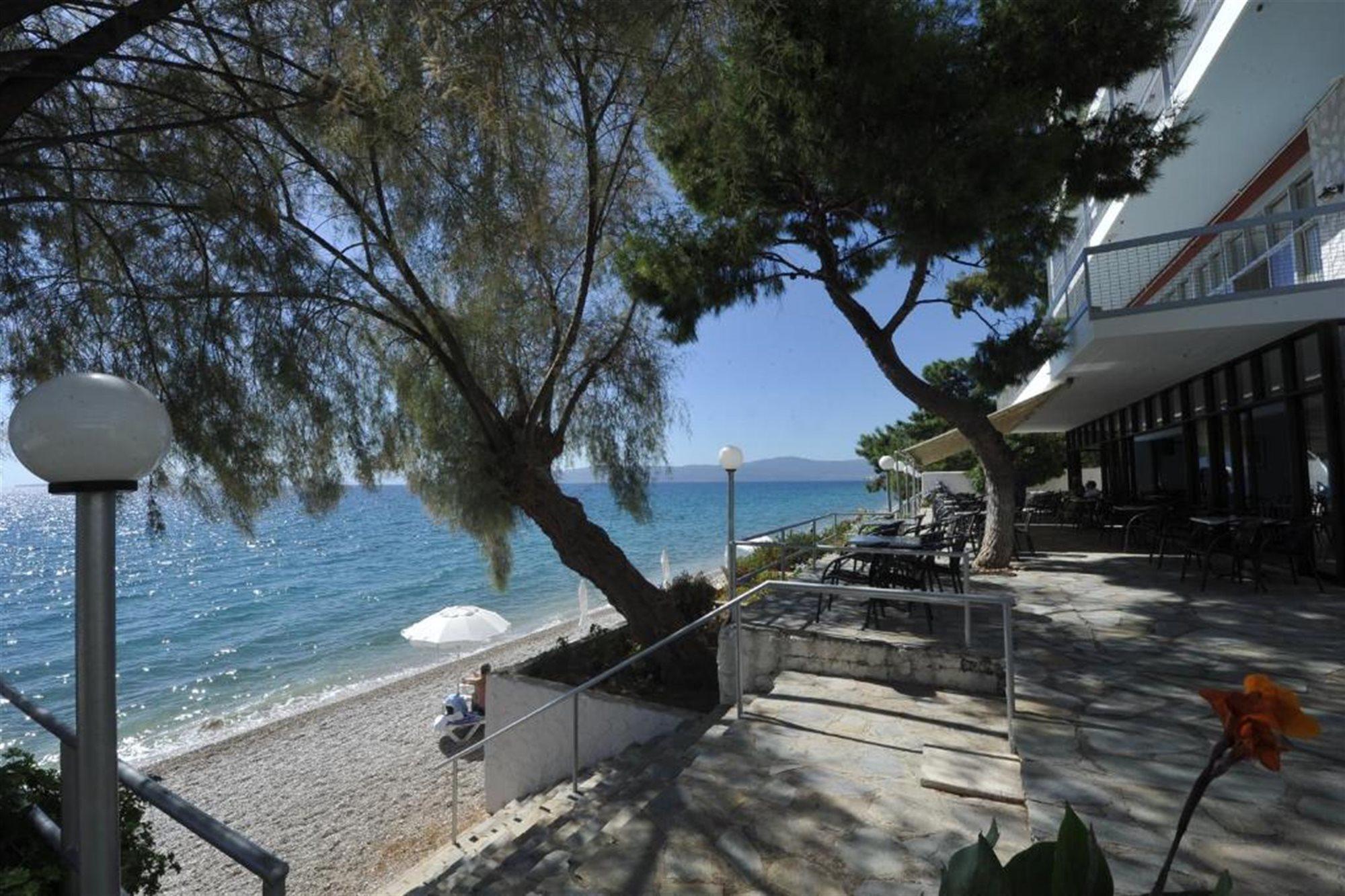 Siagas Beach Hotel Agioi Theodoroi Exterior foto