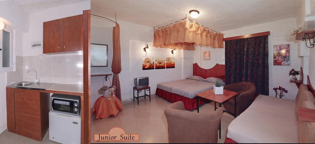Siagas Beach Hotel Agioi Theodoroi Habitación foto