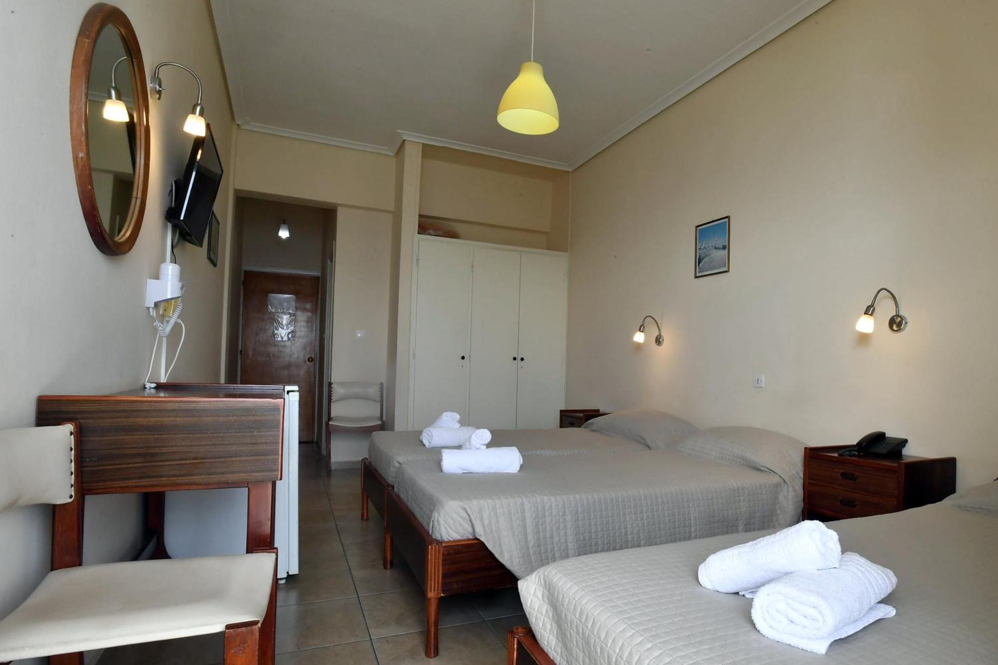 Siagas Beach Hotel Agioi Theodoroi Exterior foto