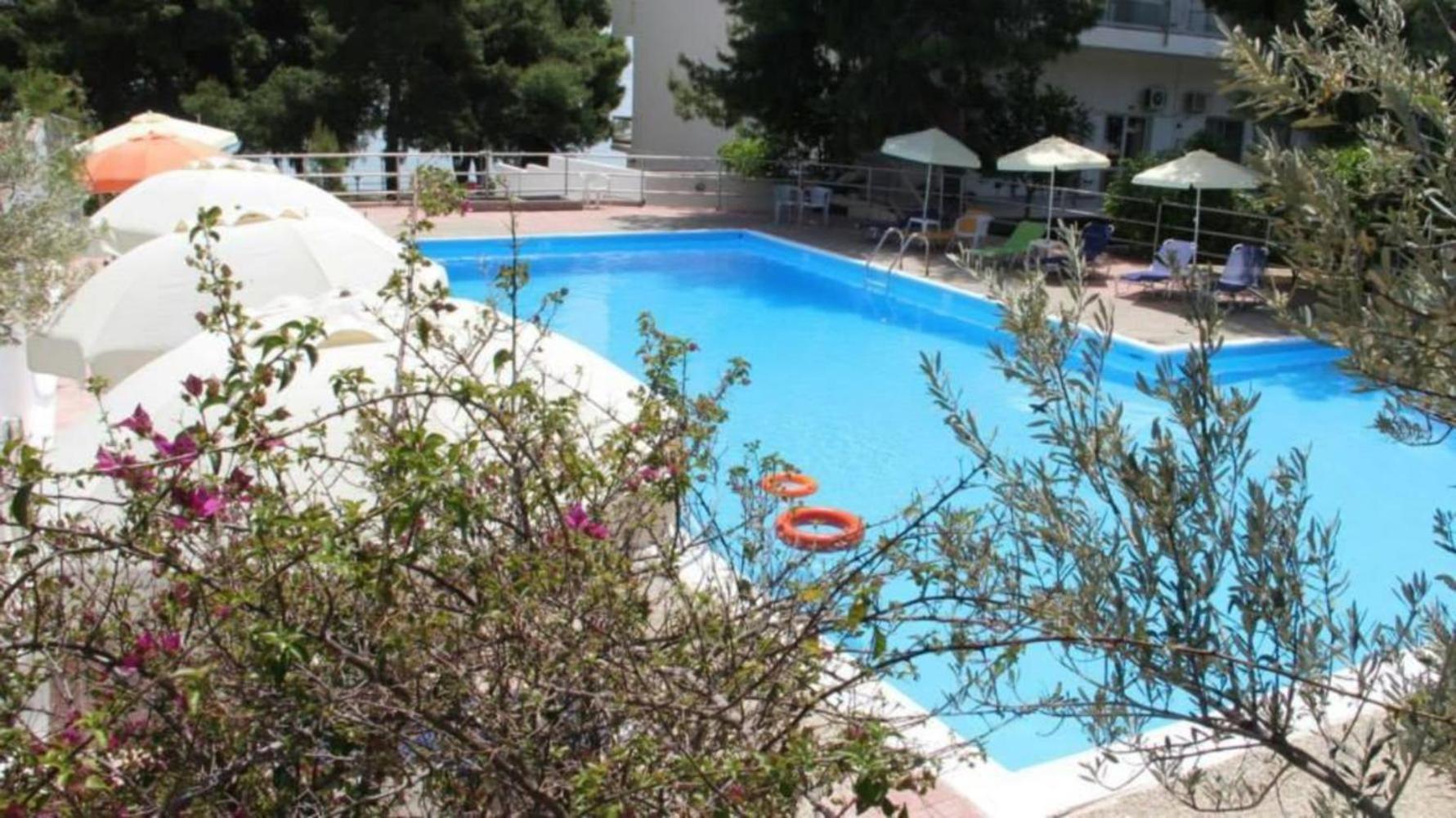 Siagas Beach Hotel Agioi Theodoroi Exterior foto