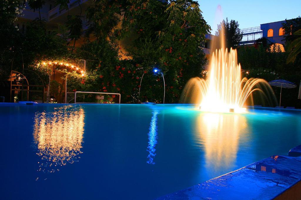 Siagas Beach Hotel Agioi Theodoroi Exterior foto