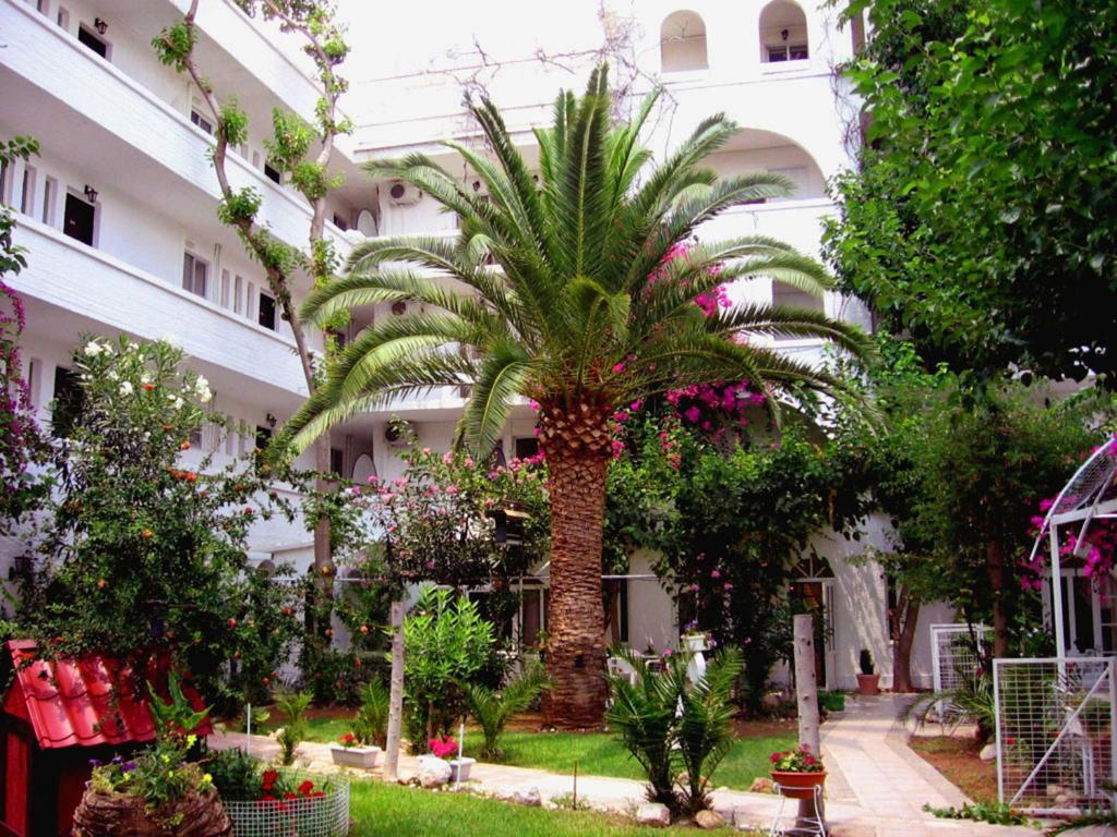 Siagas Beach Hotel Agioi Theodoroi Exterior foto