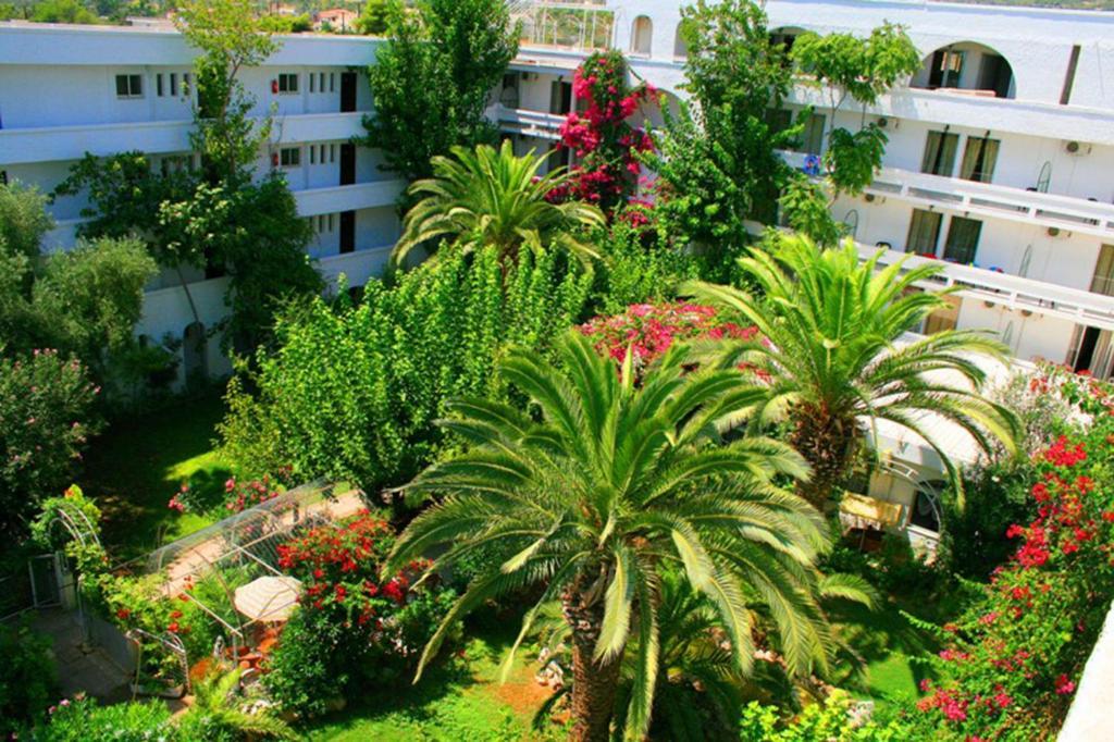 Siagas Beach Hotel Agioi Theodoroi Exterior foto